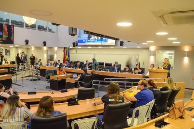 Assembleia discute metodologia de ensino e inclusão de alunos autistas nas escolas da Paraíba