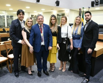 Adriano Galdino recebe título de cidadão pessoense e Medalha Epitácio Pessoa