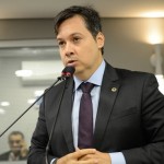 Júnior Araújo retorna ao mandato na ALPB