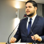 AGORA É LEI: sancionada multa de até R$ 10 mil para quem furar a fila da vacinação contra a Covid-19