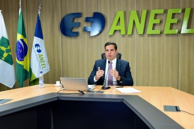 ALPB concede cidadania paraibana e Medalha de Honra ao Mérito ao diretor-geral da Aneel
