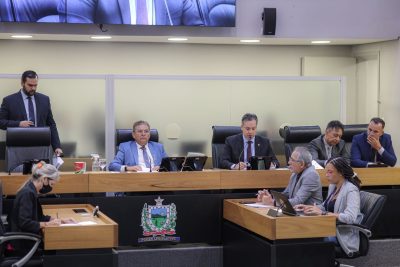 Assembleia aprova criação de Secretarias e reajuste para cargos comissionados do Estado