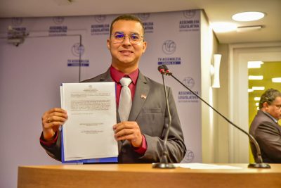 Alexandre de Zezé assume titularidade do mandato na ALPB