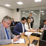 CCJ aprova projeto que aumenta segurança de clientes e entregadores de aplicativos na Paraíba