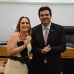 Assembleia concede Medalha Epitácio Pessoa à professora Mônica Tejo Cavalcanti