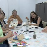 ECOLEGIS visita Clube Novo Alvorecer e acompanha produção de decoração natalina sustentável