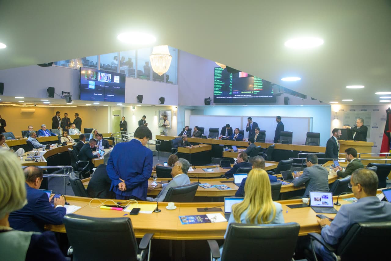 ALPB aprova indicações de Deusdete Queiroga e Taciano Diniz para o Tribunal de Contas da Paraíba