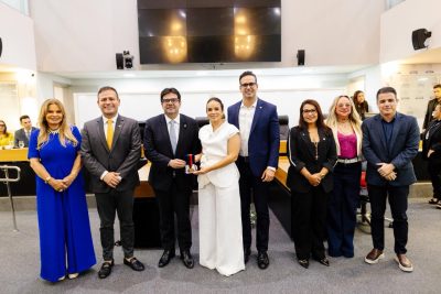 ALPB concede Medalha Epitácio Pessoa à segunda-dama do Estado, Camila Mariz Ribeiro