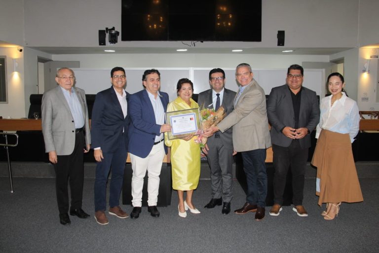 ALPB concede Cidadania Paraibana à psicóloga Rosa Batista