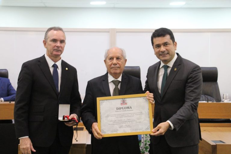 ALPB concede Medalha de Mérito Jurídico ao advogado João Gonçalves de Aguiar