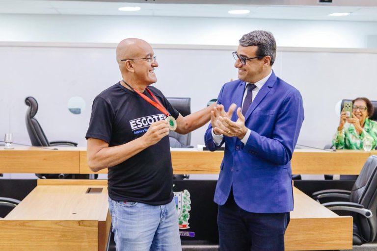 Comenda Verde homenageia Marco Túlio Gusmão por atuação em defesa do meio ambiente na Paraíba
