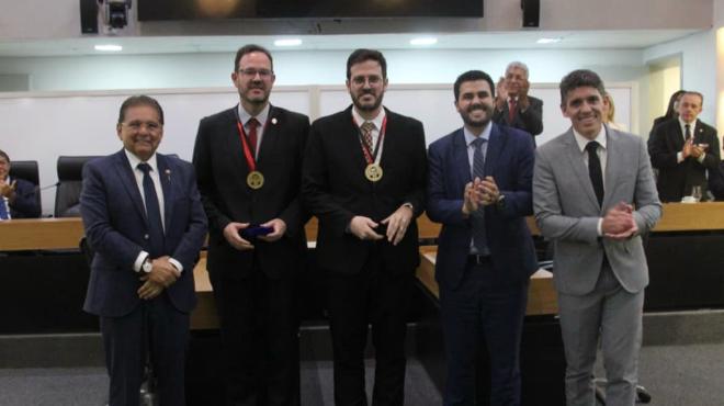 ALPB concede medalha de mérito jurídico aos advogados André Gustavo e Alberto Jorge