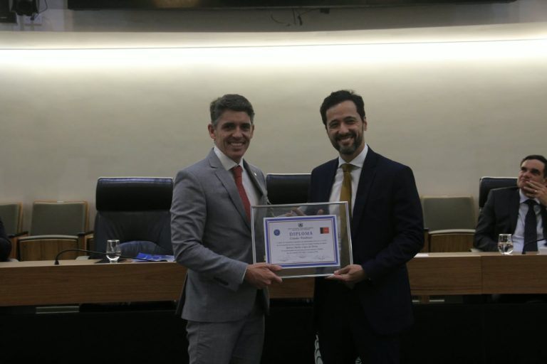 ALPB concede Cidadania Paraibana ao advogado Ronny Charles Lópes de Torres