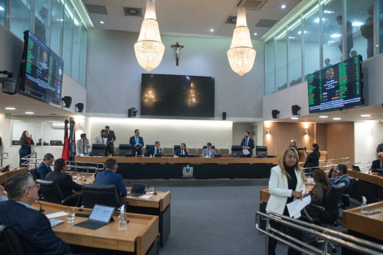 ALPB mantém projeto que prevê ponto facultativo para servidores no dia do aniversário