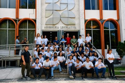 ALPB recebe estudantes em visita técnica do programa Conhecendo o Legislativo
