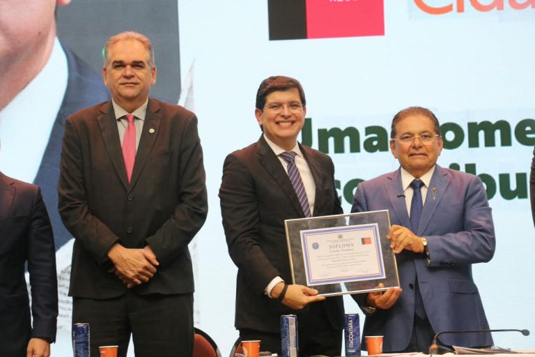 Assembleia concede Cidadania Paraibana ao advogado Marcello Terto e Silva